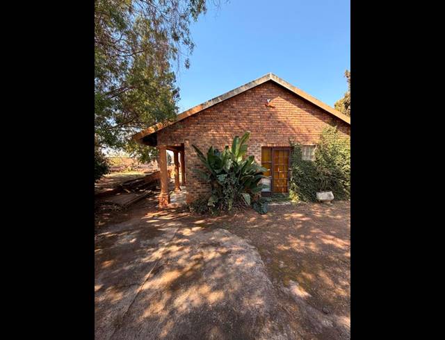 6 BEDROOM HOUSE FOR SALE IN HEUWELOORD